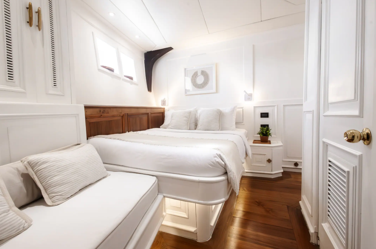 Front Cabin x2