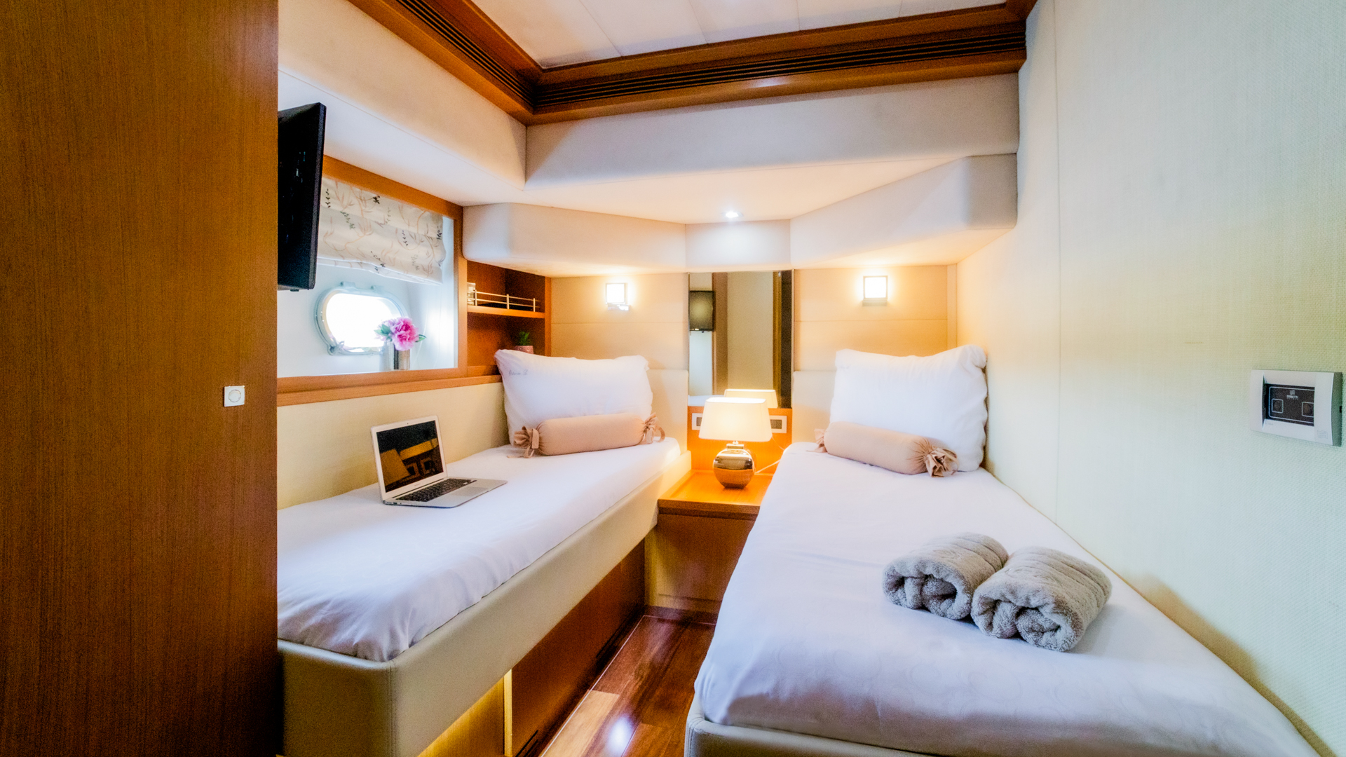 Twin Cabin x2