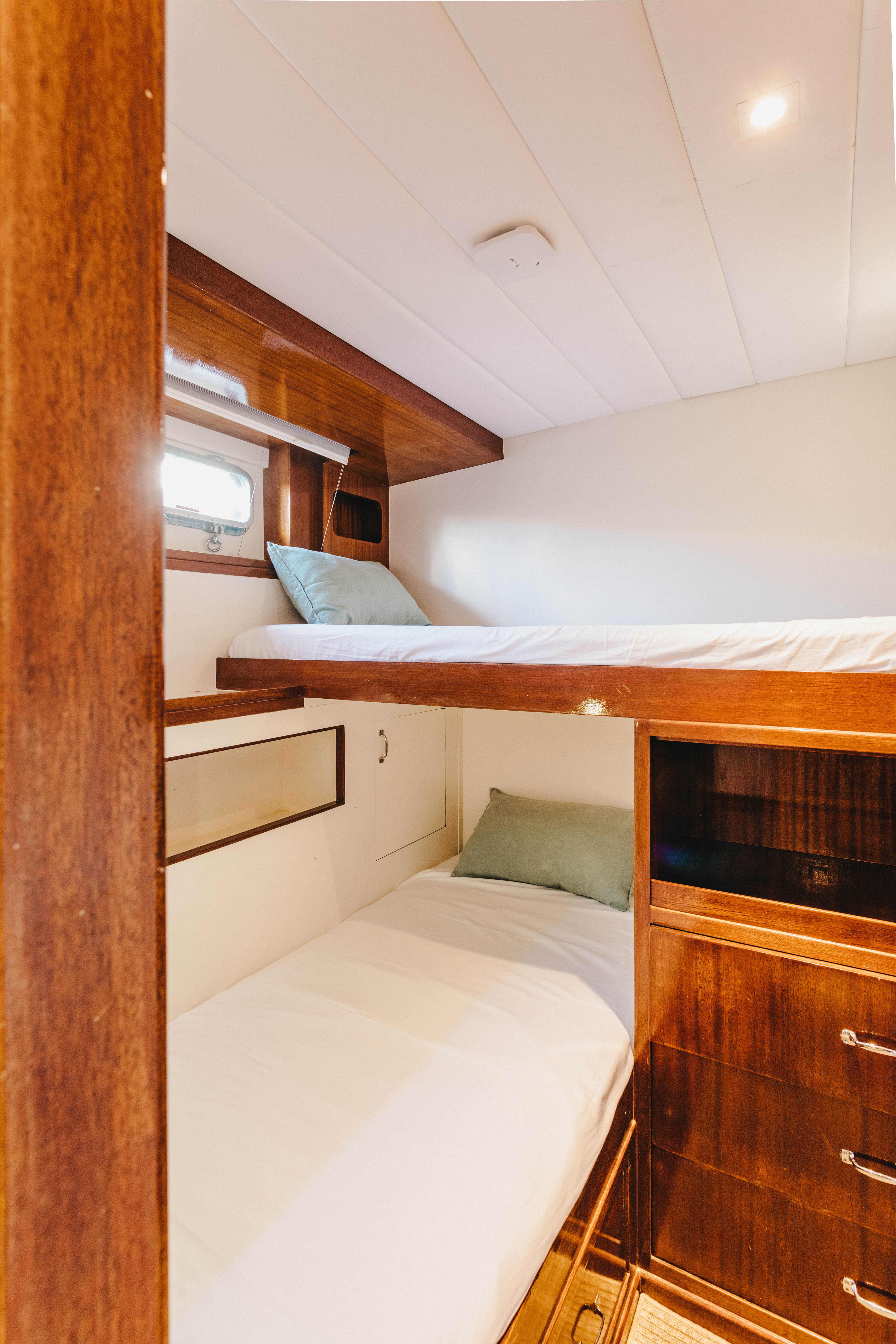 Twin Cabin