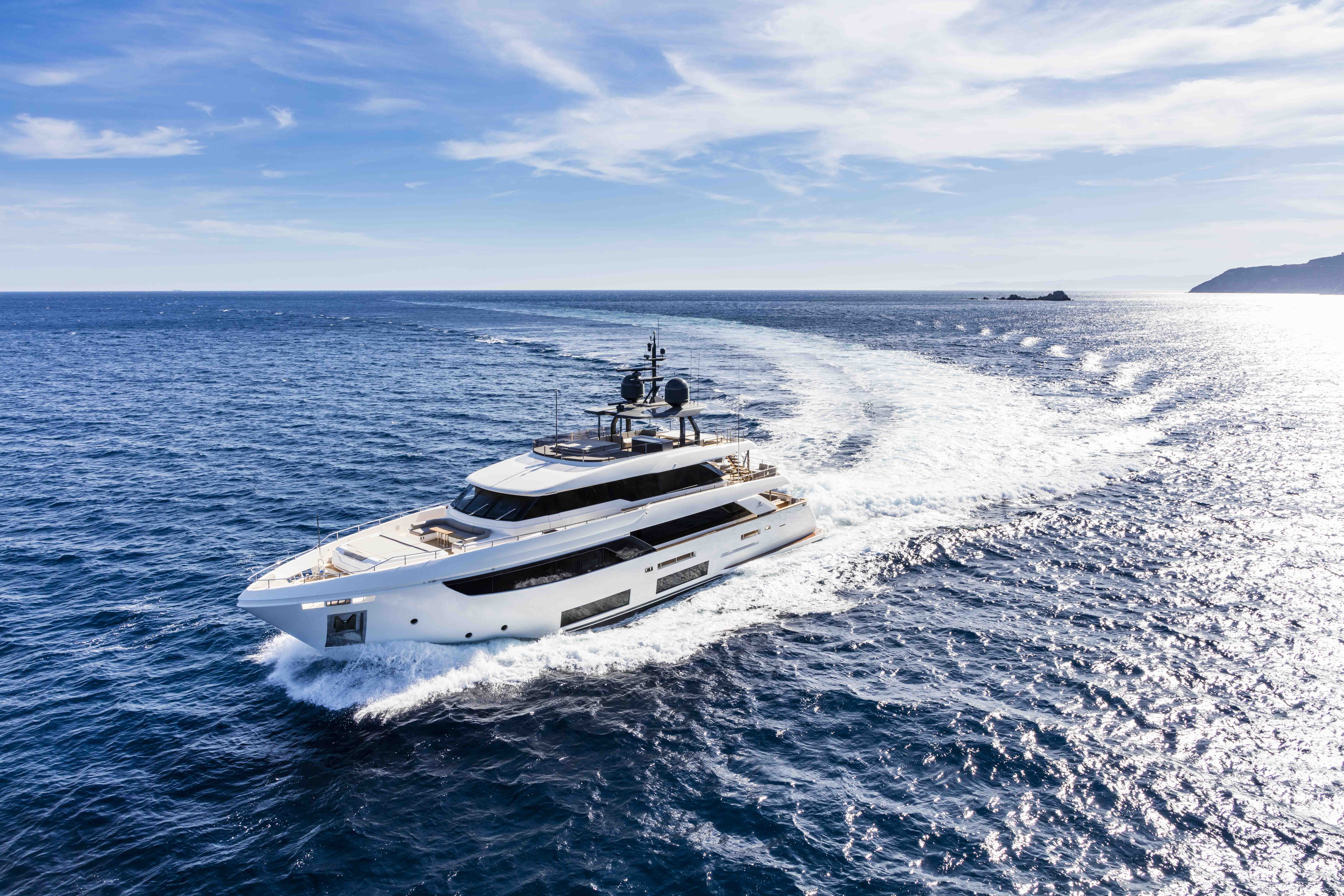 FERRETTI GROUP SET TO CONQUER THE MIAMI YACHT SHOW