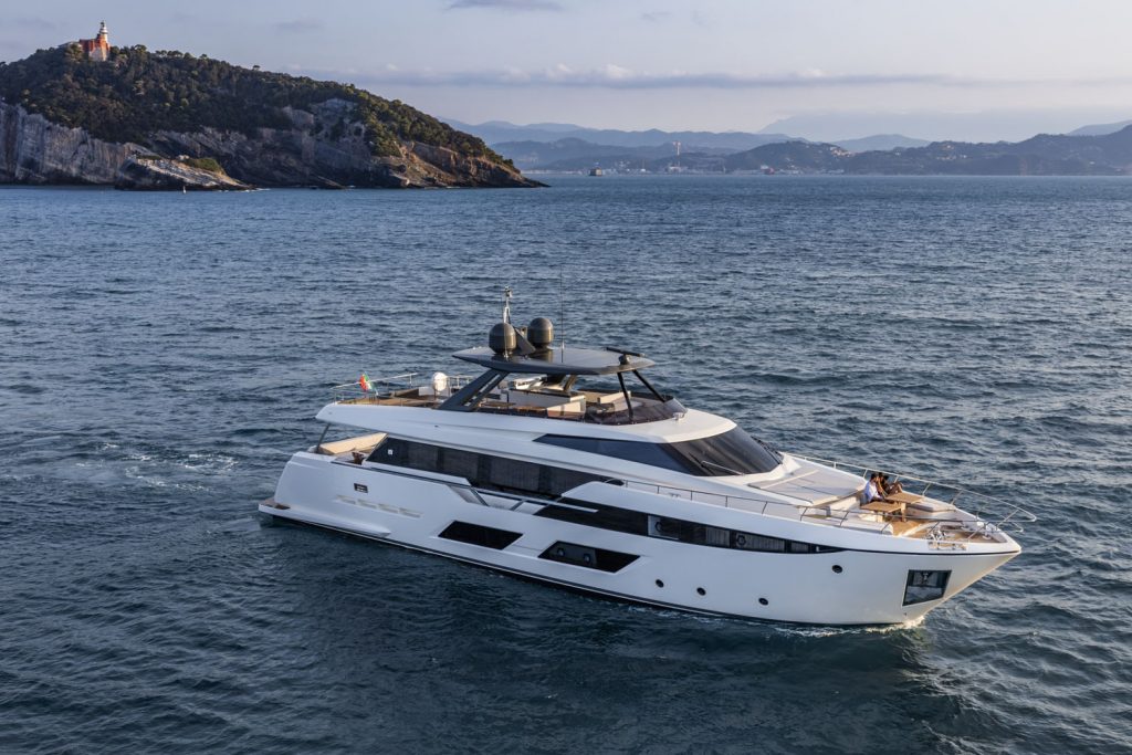 FERRETTI YACHTS 920: A BIG STAR IN CANNES