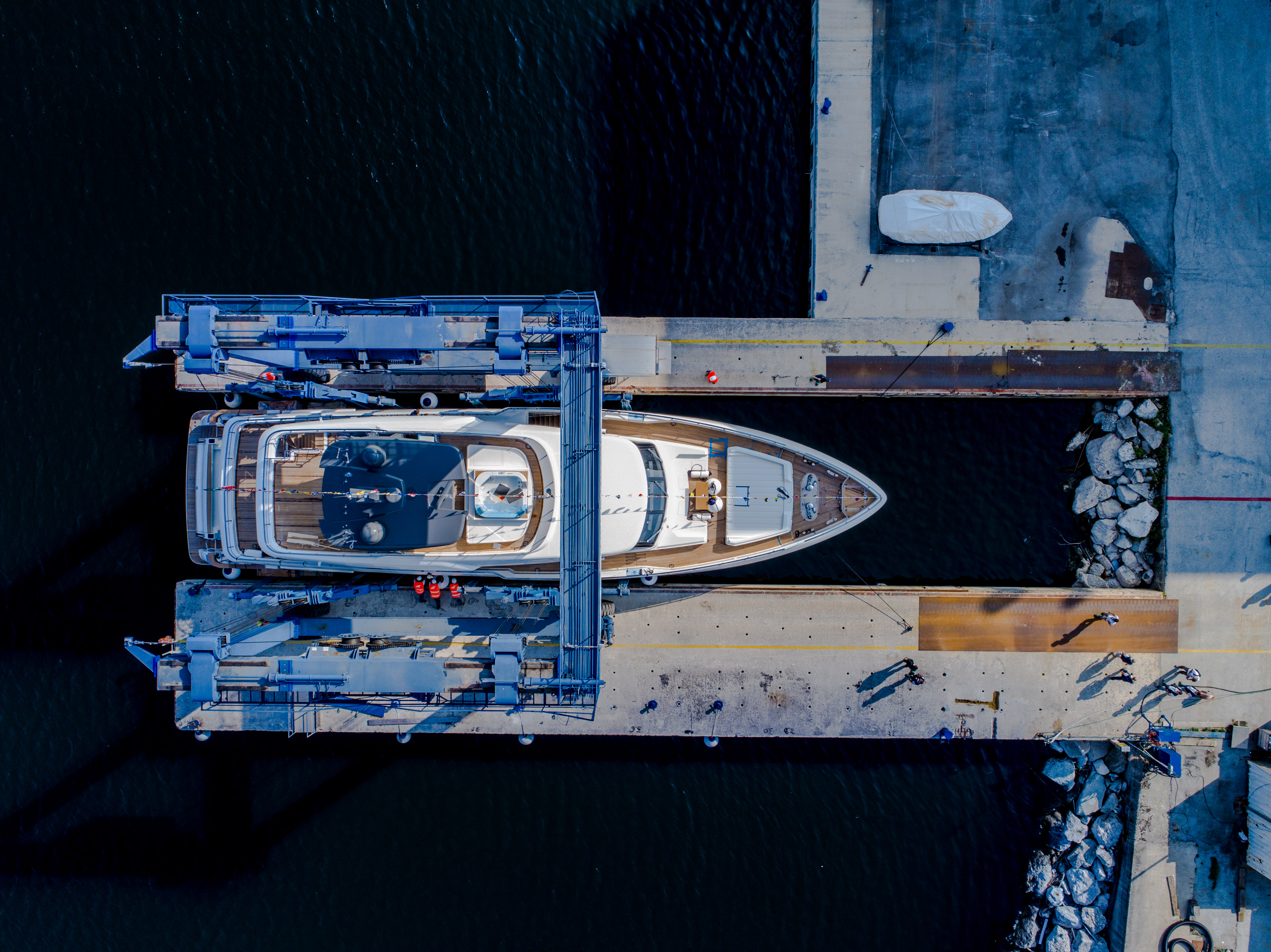 FOURTH CUSTOM LINE NAVETTA 33 UNIT LAUNCHED, A MAGNIFICENT DIVA OF THE SEA