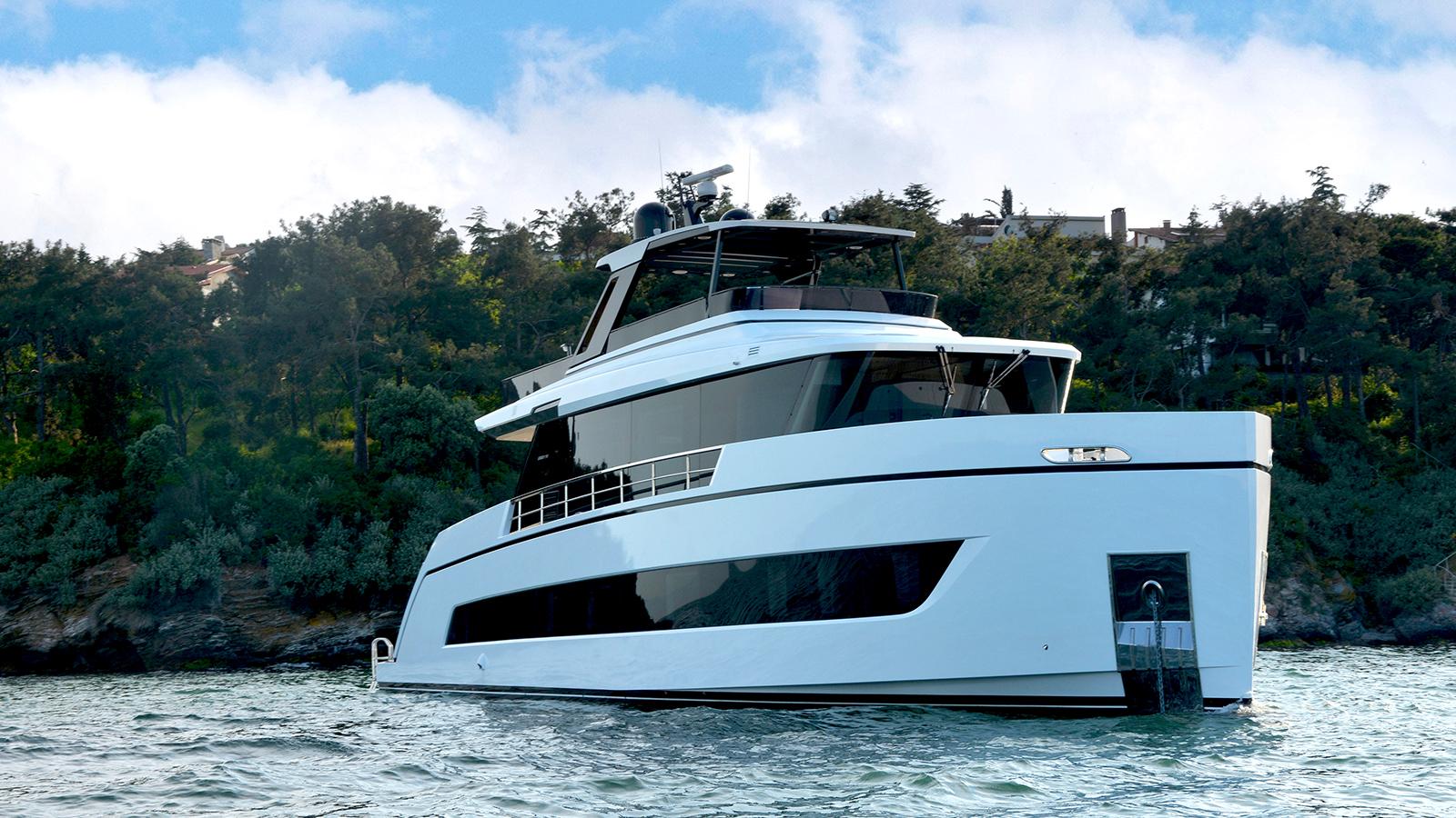 MENGI YAY / - Image 1